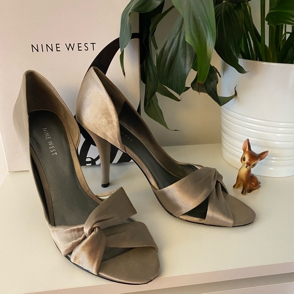 Nine West open-toe heels - Picture 2 of 5